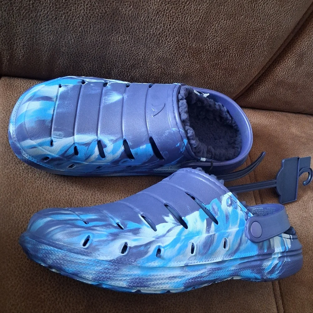 Rugged Shark Kids' Blue Tie Dye Slip-On Clogs with Fleece Lining Size 6
